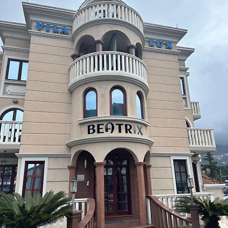 בודווה Beatrix Lux Hotel מראה חיצוני תמונה