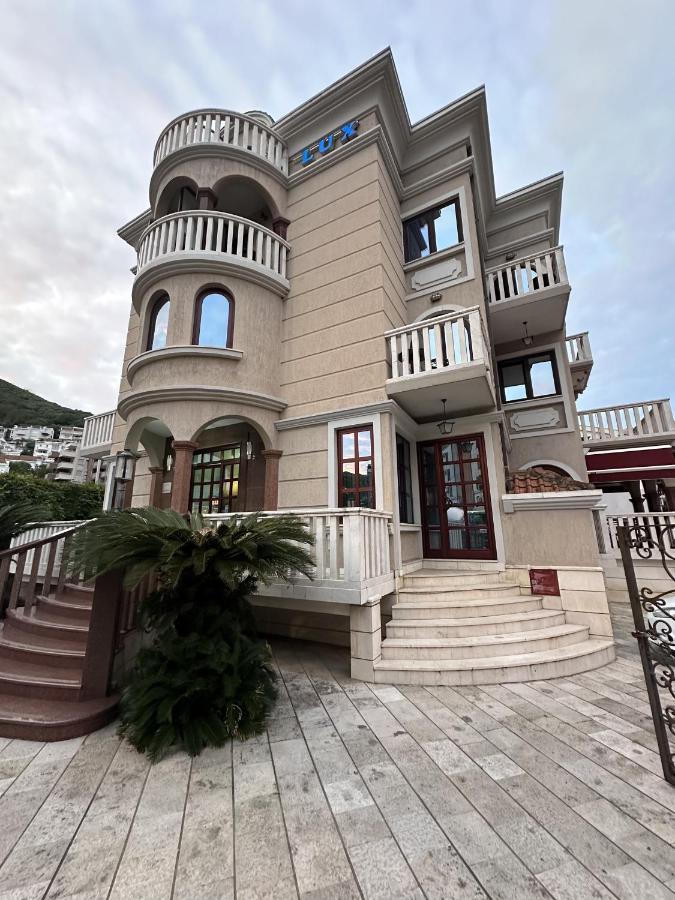 בודווה Beatrix Lux Hotel מראה חיצוני תמונה