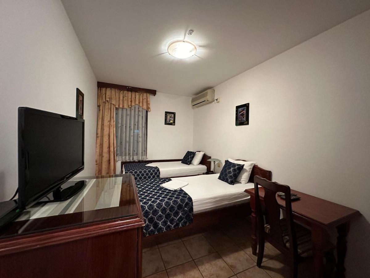 בודווה Beatrix Lux Hotel מראה חיצוני תמונה
