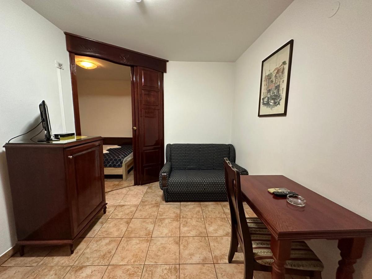 בודווה Beatrix Lux Hotel מראה חיצוני תמונה