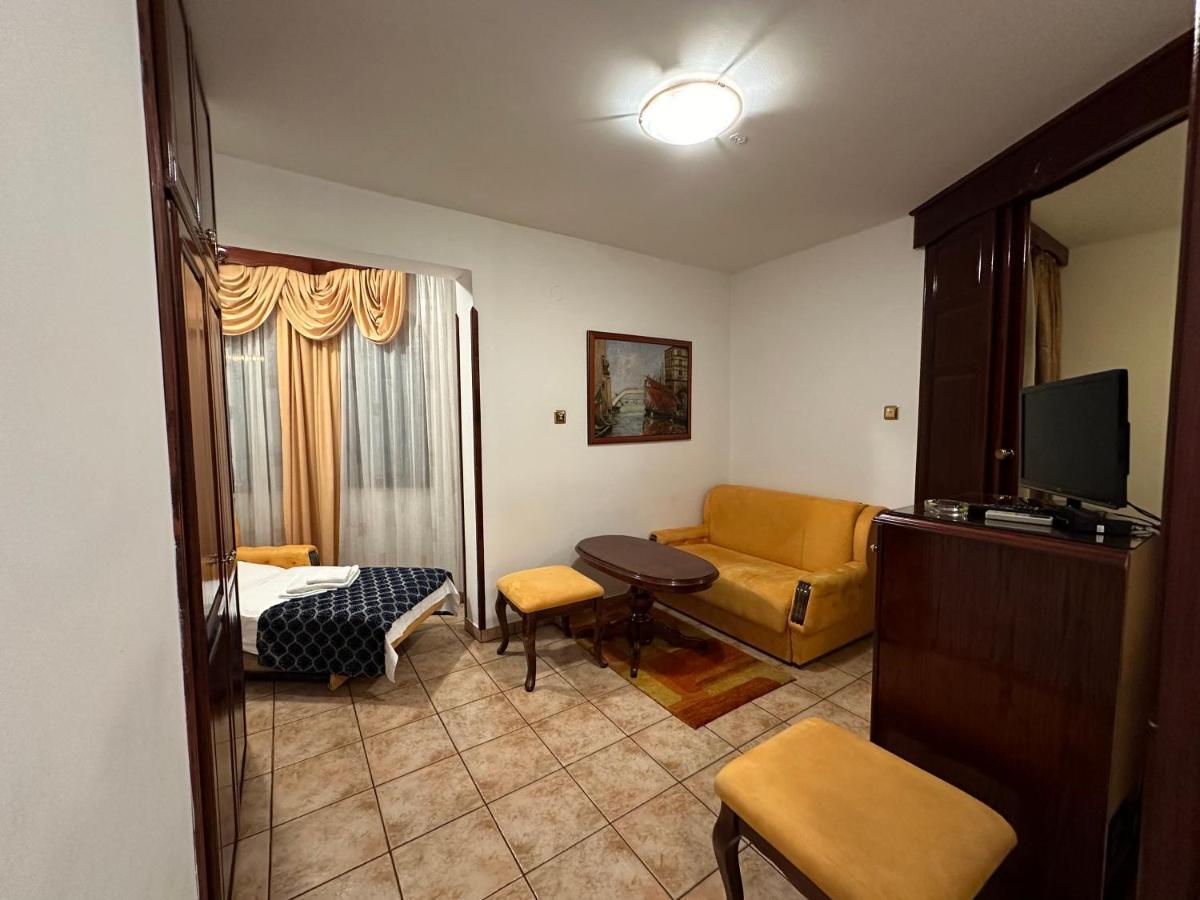 בודווה Beatrix Lux Hotel מראה חיצוני תמונה