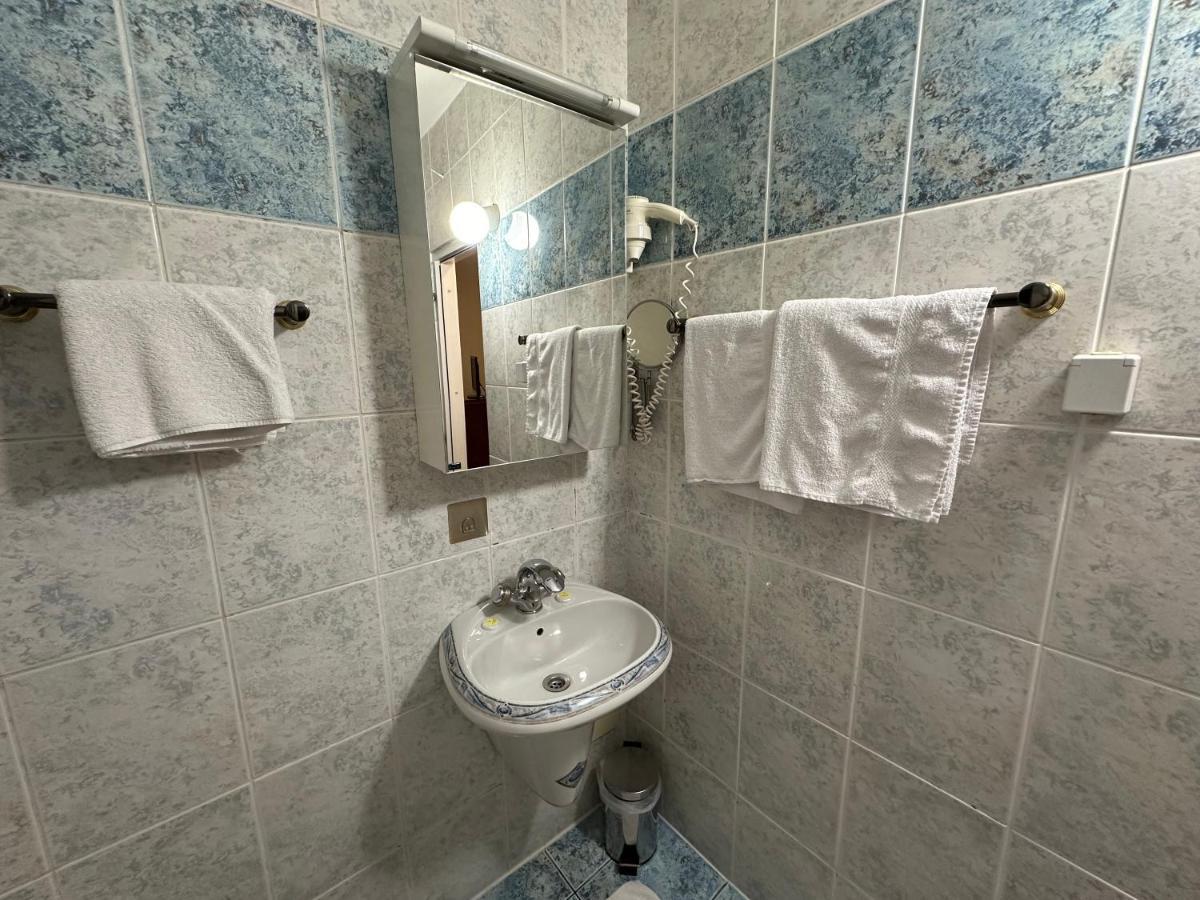 בודווה Beatrix Lux Hotel מראה חיצוני תמונה
