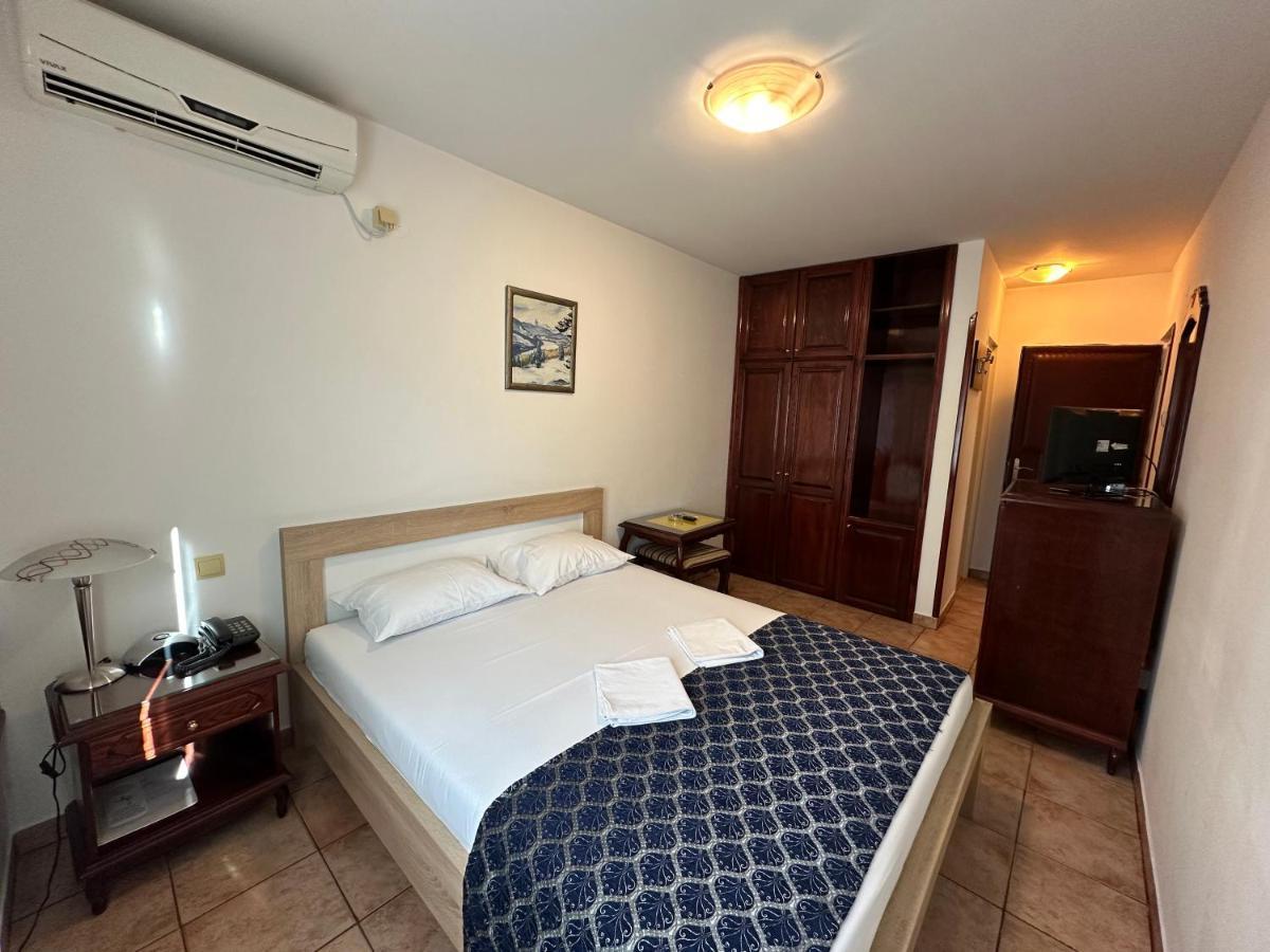 בודווה Beatrix Lux Hotel מראה חיצוני תמונה