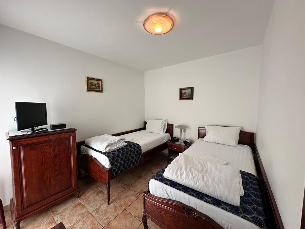 בודווה Beatrix Lux Hotel מראה חיצוני תמונה