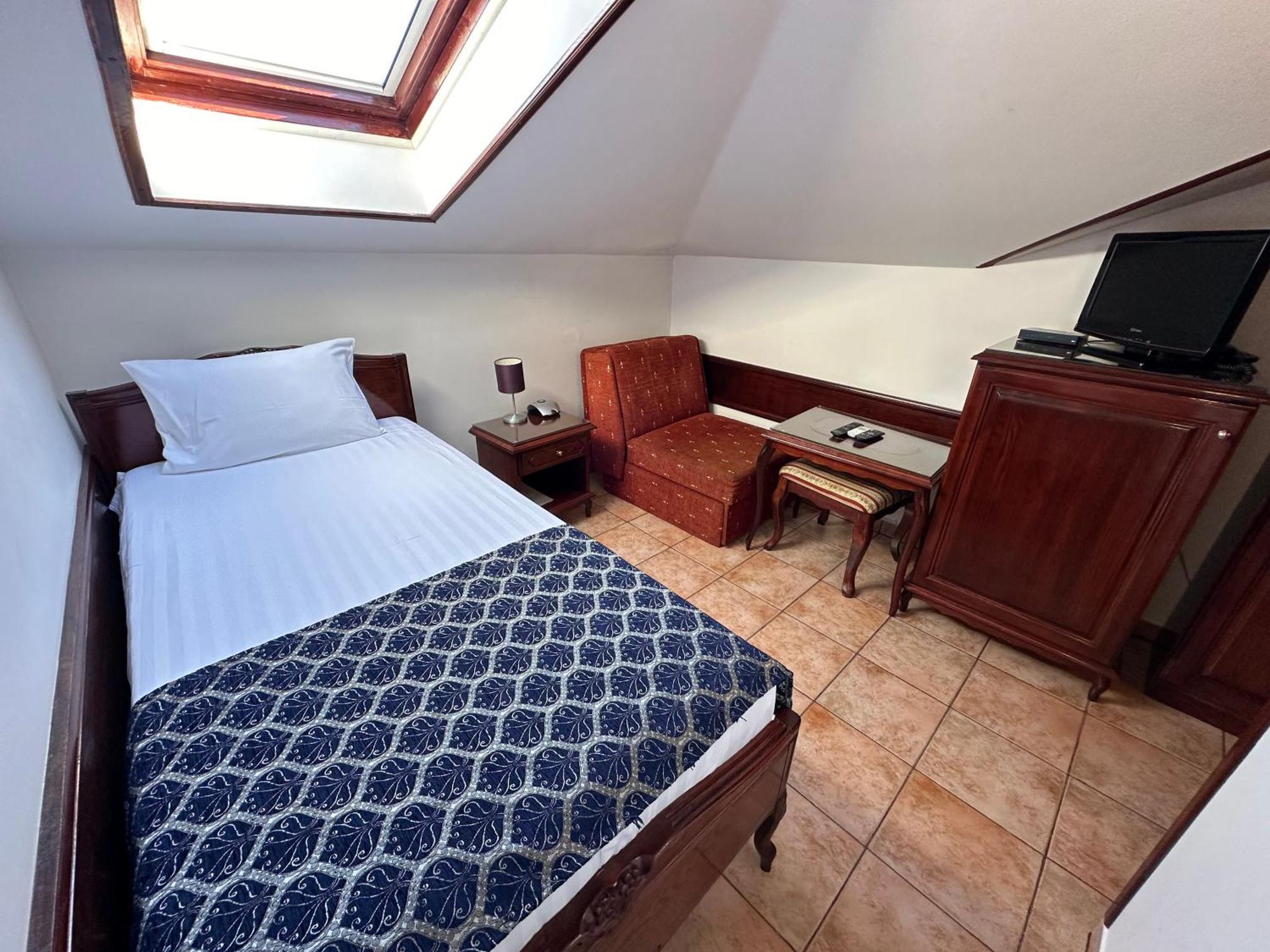 בודווה Beatrix Lux Hotel מראה חיצוני תמונה